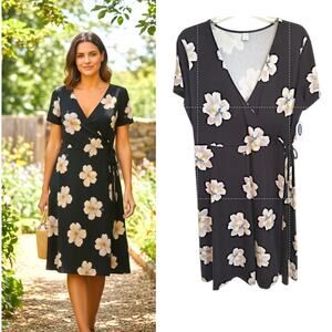 Old Navy Wrap Dress Women's Sz L Black Floral Short Sleeve Jersey Stretch Knit